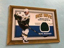 2006-07 UD (Beehive) "Matted Materials" Game-Worn Jersey # MM-MM Mike Modano!