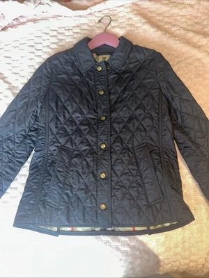 博柏利 Brit 黑色钻石绗缝女式夹克,尺寸 M,二手状况完好,Nova Check — 第 1/4 张图片