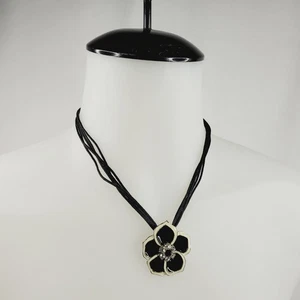 Vintage schwarz weiß Emaille Anhänger Kordel Halskette Y2K Blume Strass VCLM - Bild 1 von 10
