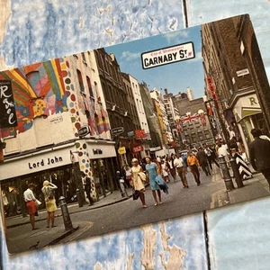 CARNABY STREET - Postal a color vintage - Londres de los años 60 - publicada - Imagen 1 de 8