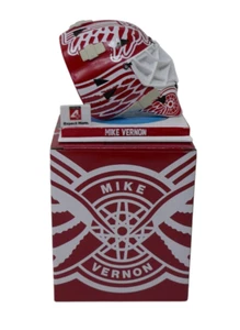 Detroit Red Wings NHL 2023 Mike Vernon Mini Máscara de Portero Réplica - Imagen 1 de 18