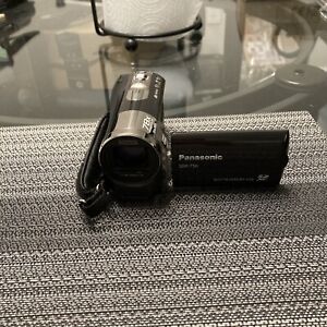 Panasonic SDR-T50 4 GB Hard Drive Camcorder WORKS /TESTED W BATTERY ONLY