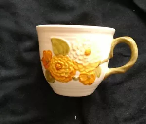 Vintage Kaffeetasse METLOX POPPY TRAIL California SCULPTURED ZINNIA gelb - Bild 1 von 4