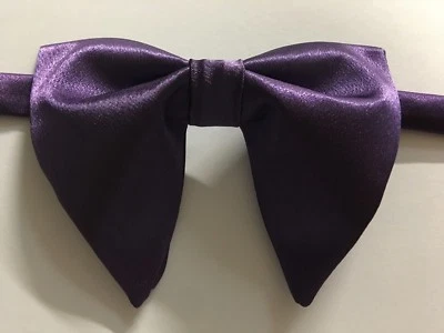 Pajarita hecha a mano púrpura oscuro satinado estilo vintage años 70 pajarita bonita Foto 1 de 3
