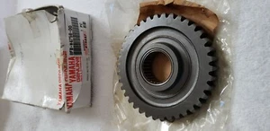 Yamaha OEM 8FB-W4758-00-00 Sprocket Sub-Assembly (Track Suspension 2) - Picture 1 of 4