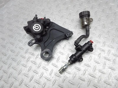 Lote de pinzas de cilindro maestro de freno trasero Triumph Street Triple RS 765 2019 18-20 Foto 1 de 4