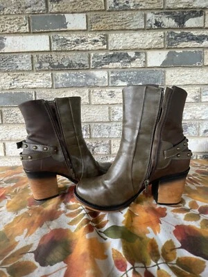 Женские сапоги Pierre Dumas на каблуке 3 дюйма размер 10 - Изображение 1 из 4