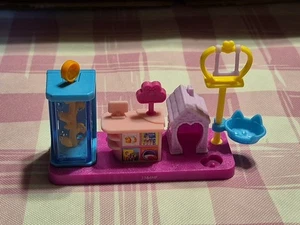 2024, Barbie Mini BarbieLand Pet Boutique Playset (Section of Set Only) - Picture 1 of 8