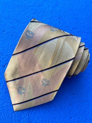 Auténtica corbata MCM diseño a rayas con logotipo rosa 100 % seda Foto 1 de 4