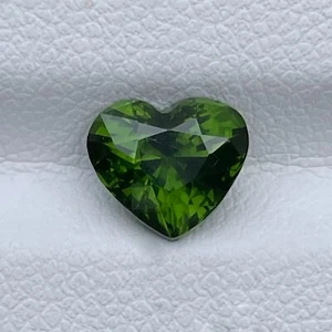 Natural Green Zircon 2.06 Cts Heart Cut Loose Gemstone For Engagement Ring Gift - Picture 1 of 8