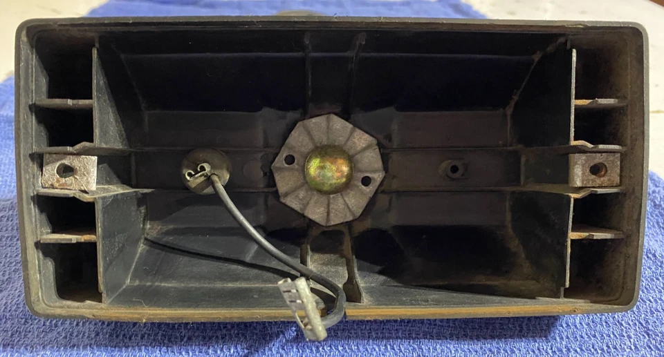 Carcasa de luz antiniebla.  Classic Saab 900. Foto 1 de 4