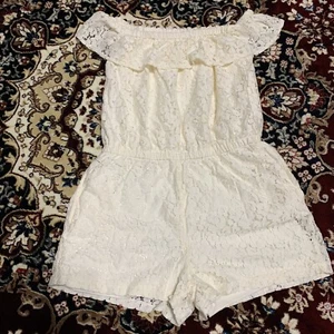 BONGO Off-The-Shoulder Cream Lace Romper Medium - Picture 1 of 2