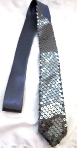 Abito casual unisex tinta unita grigio antracite paillettes 56" lungo x 2" cravatta collo largo - nuovo! - Foto 1 di 2