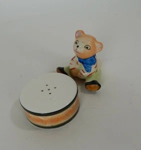 Vintage Ceramic Bear W/Plaid Shirt Stacking Salt/Pepper Shakers Japan PY - Picture 1 of 7