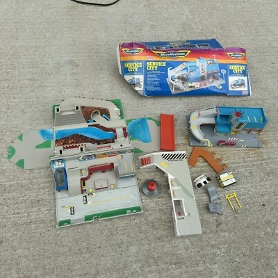 VTG MicroMachines Super City Toolbox & Service City PlaySet Galoob 1988 NOT COMP - Image 1 of 4