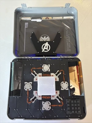 Marvel Cinematic Universe: Phase One Avengers Assembled Blu-ray Tesseract Box Foto 1 de 4