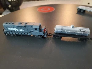 Menge 2 Hochgeschwindigkeit Kunststoff Southern Pacific Dummy/Display Zug Set - Bild 1 von 3