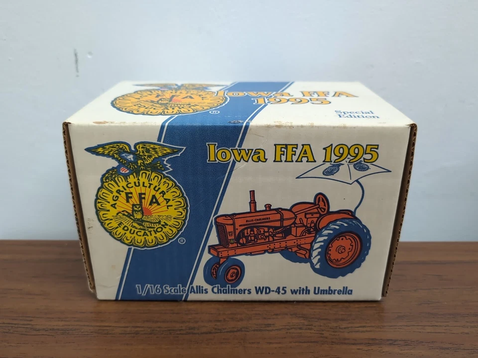 1/16  Ertl Allis Chalmers WD-45 Tractor Iowa FFA 1995 - Image 1 of 1