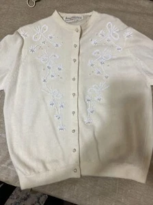 VTG MARSHALL FIELDS & CO LAMBS WOOL ANGORA EMBROIDERED BEADED LINED CARDIGAN 40 - Picture 1 of 9