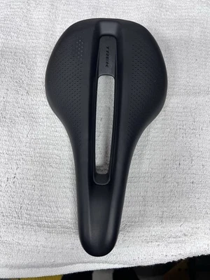 Bontrager Trek Verse Short Elite, rieles huecos de magnesio, 145 mm de ancho Foto 1 de 4