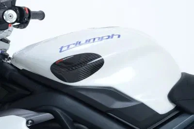 PROTECTIONS RESERVOIR CARBONE R&G POUR TRIUMPH DAYTONA 675 2013 > 2016 BRILLANT - Photo 1/2