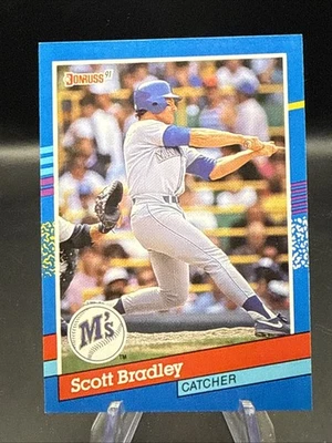 1991 Donruss - Scott Bradley #287 White Deisgn on Right Border - Image 1 of 2