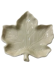 Ceramic Leaf Shaped Decorative Dish Serving Plate Thanksgiving Fall Cream 8" - Picture 1 of 4