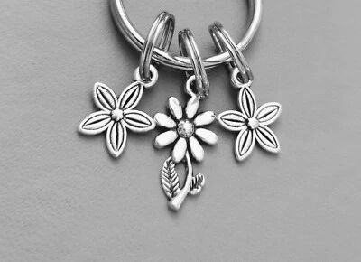 Gorgeous 'Flowers' Keyring Bagcharm wonderful pretty dainty useful gift🗝💐✨ - Image 1 of 3