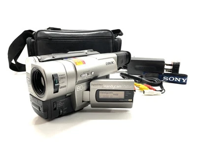 Sony CCD-TRV66E Hi8 Tape Digital Video Camera HANDYCAM Complete Working Set - Image 1 of 4
