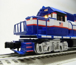 LIONEL SPACE LAUNCH LIONCHIEF GP38 LOCOMOTIVE ENGINE #2021 O GAUGE 2123080-E NEW - Picture 1 of 9