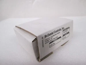 McDaniel Controls, 0-30 PSI, Q3B, Air Pressure Gauge, 1/4" NPT, New - Picture 1 of 6