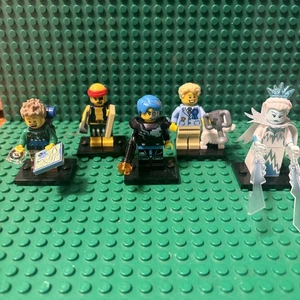 LEGO Series 16 Minifigure Lot Of 5. Black Stands Included - Picture 1 of 18