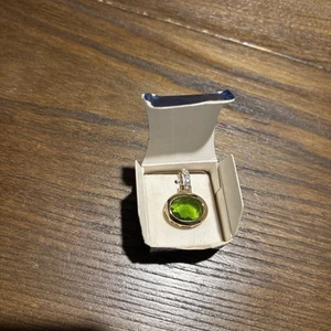 Avon Oval 2Tone Emerald Green Pendant For Necklace; Jewelry Enhancer; Never Worn - Picture 1 of 8