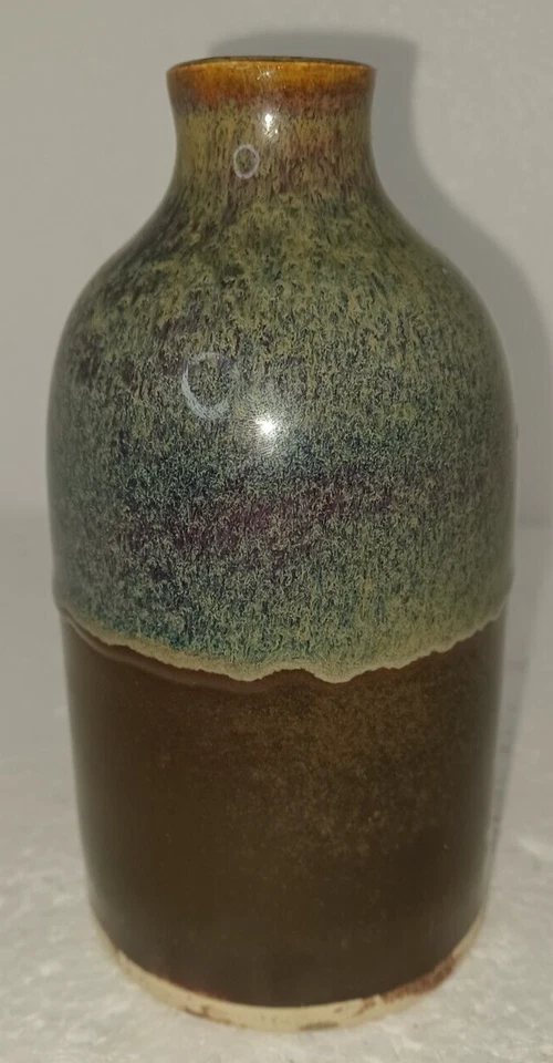 Jarrón de una sola flor hecho a mano base ponderada, artista inicializado multicolor. Foto 1 de 3