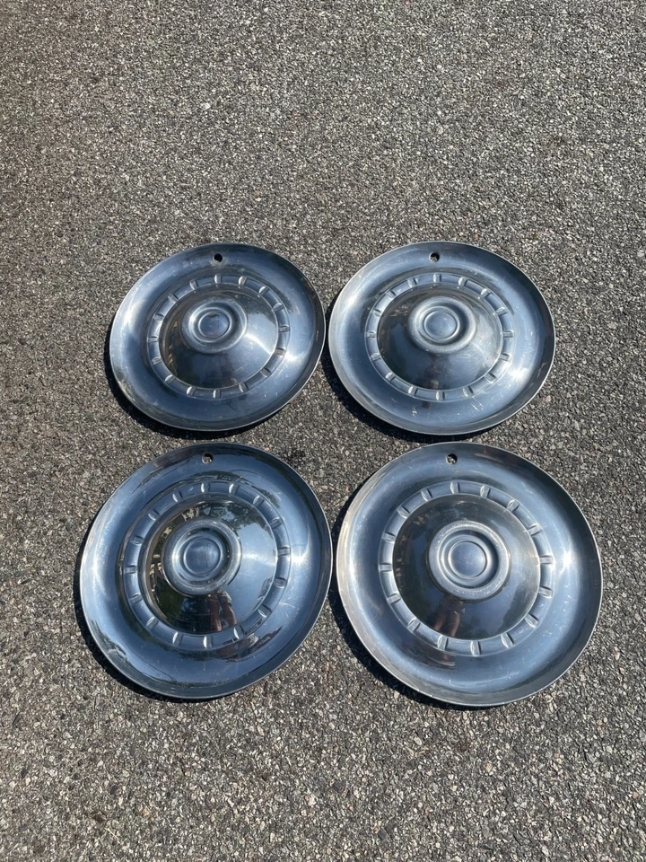 Juego de tapacubos originales de fábrica 1952 1953 Chrysler Saratoga Windsor Foto 1 de 4