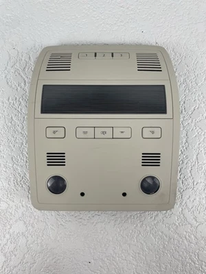 Lámpara de mapa de luz domo consola superior Volkswagen Touareg 15-17 OEM 7P6947105AE Foto 1 de 4