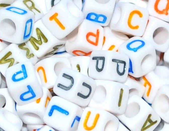 500 unidades 6mm cubitos blanco+colorido variado letras/alfabetos - Imagen 1 de 1