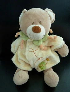 F4. DOUDOU PELUCHE TEX CARREFOUR OURS JAUNE VERT fleur papillon TRES BON ETAT - Foto 1 di 2