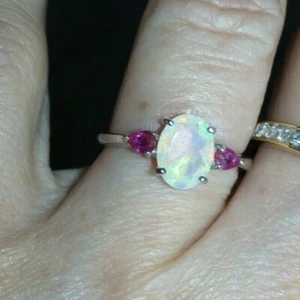 ** 100% GENUINE Ethiopian Opal & Burmese Ruby Sterling Silver Ring 1.04cts **. - Picture 1 of 12