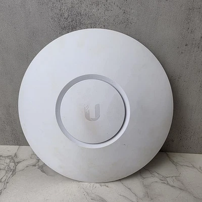 Punto de acceso inalámbrico Ubiquiti Networks UniFi AC Lite AP (UAP-AC-LITE) Foto 1 de 4