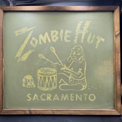 Zombie Hut Sacramento Tiki Bar Hogar Bar Sala de Juegos Decoración de Pared Madera Pintada Foto 1 de 3