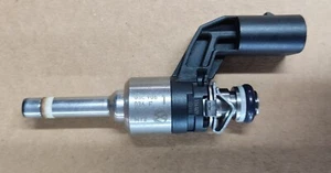 Iniettore originale Volkswagen Audi Magneti Marelli 03C906036F per 1.4 TSI TFSI - Foto 1 di 4