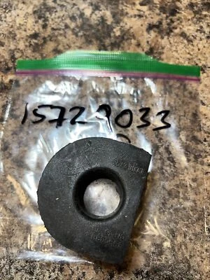 Nuevo Aislador Eje Estabilizador GM 15729033 1985-95 G10 G20 G30 G1500 G2500 G3500 Foto 1 de 4