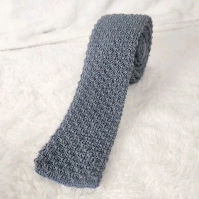 De Colección Corbata Tejida Extremo Cuadrado Gris 100% Lana Ajustada Sears Moda Colección 52" X 2.2 Foto 1 de 4