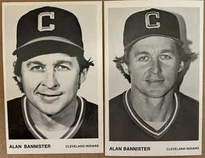 2 verschiedene ALAN BANNISTER, Cleveland Indianer weißer Rand Fotokarten - Bild 1 von 1