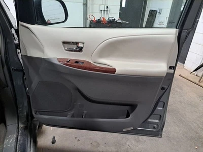 2014 Sienna Rh Pass Side Front Door Interior Trim Panel Gray/Tan Lb42 - Image 1 of 4
