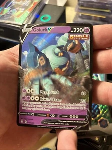 Pokemon - Golurk V - 070/203 - SWSH Evolving Skies - Half Art Card - Picture 1 of 2