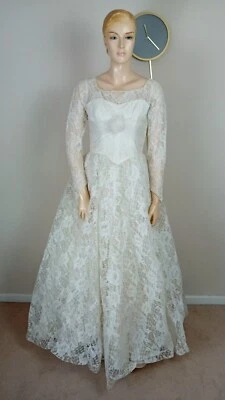 VINTAGE ANTIQUE 50S MID-CENTURY LACE FULL SKIRT WEDDING DRESS 8 - Image 1 of 4