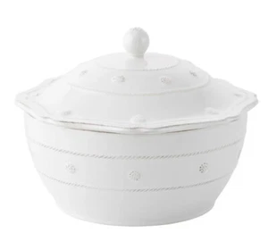Juliska Ceramics Berry and Thread Whitewash Round Casserole Dish - Picture 1 of 1