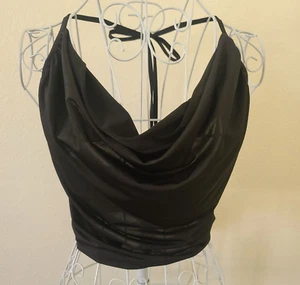 Top Forever 21 Cropped Knit Halter taglia S nero drappeggio collo increspato nuovo con etichette - Foto 1 di 11
